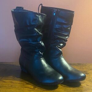 Womens Elegant Black Slouch Heeled Boots Size 9 NEVER WORN